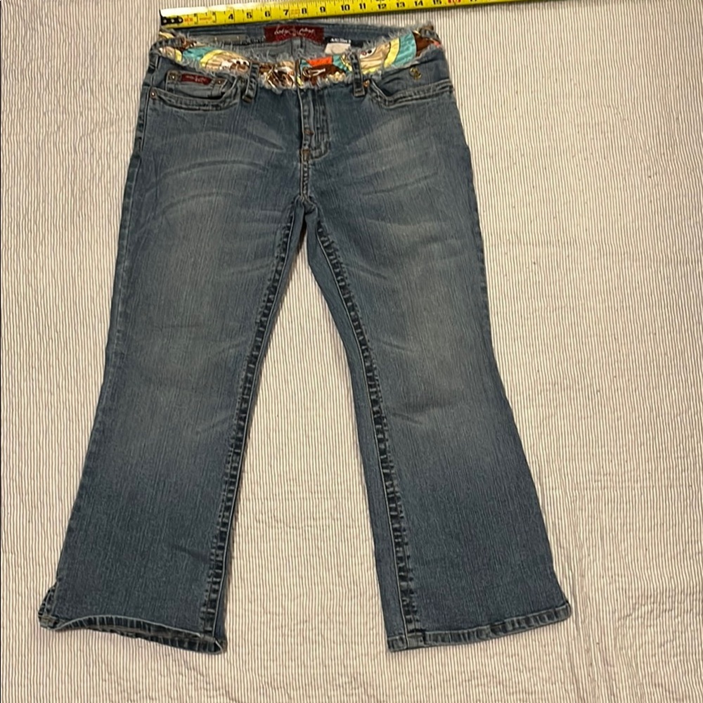 Blue Ankle Cropped Jeans with Faded Wash